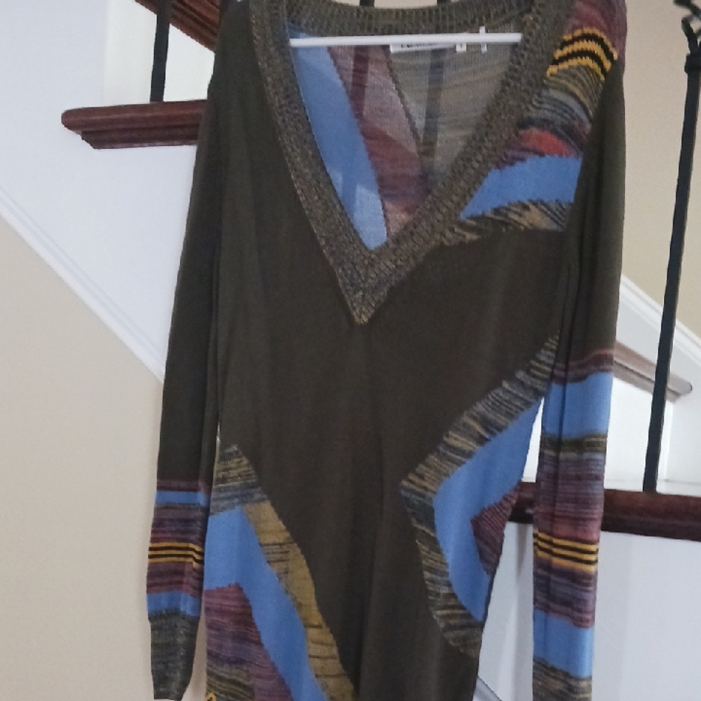 L.A.M.B. Multicolor V-Neck Sweater Top